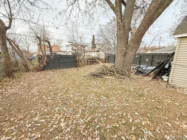 4924 Jackson Street, Dearborn Heights, MI 48125