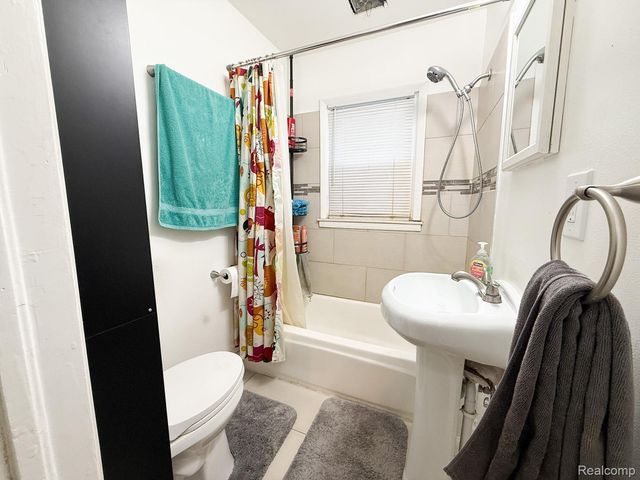 4924 Jackson Street, Dearborn Heights, MI 48125