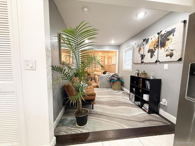 4924 Jackson Street, Dearborn Heights, MI 48125