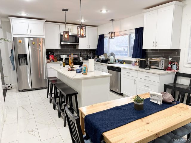 4924 Jackson Street, Dearborn Heights, MI 48125