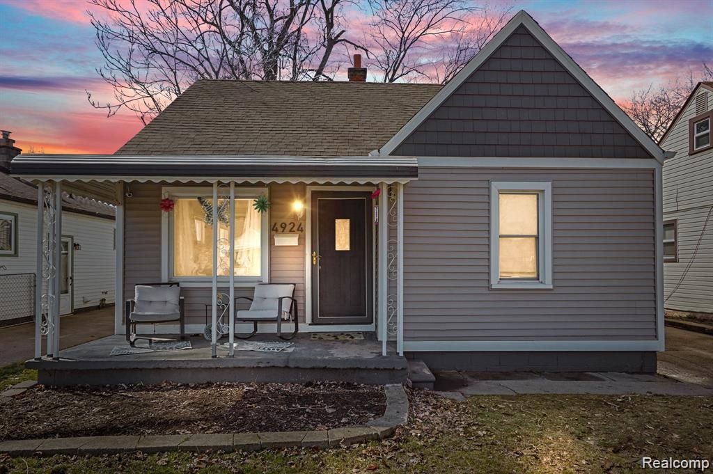 4924 Jackson Street, Dearborn Heights, MI 48125