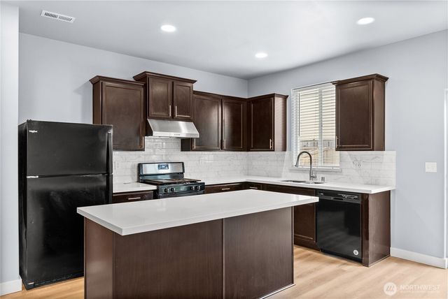 19011 112th Avenue Ct E, Puyallup, WA 98374