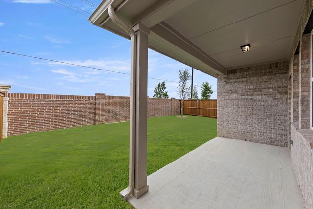 5915 Laurel Lake Lane, Pilot Point, TX 76258