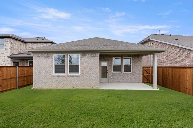 5915 Laurel Lake Lane, Pilot Point, TX 76258