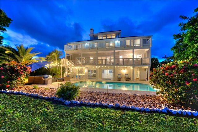1048 Kings Crown DR, Sanibel, FL 33957