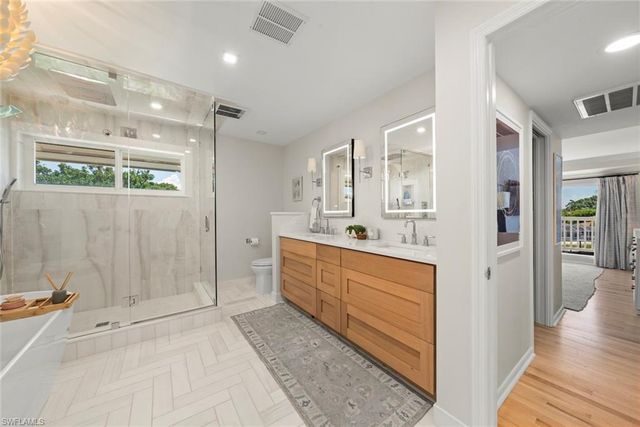 1048 Kings Crown DR, Sanibel, FL 33957