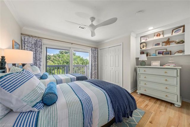 1048 Kings Crown DR, Sanibel, FL 33957