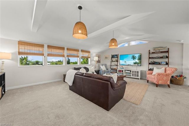 1048 Kings Crown DR, Sanibel, FL 33957
