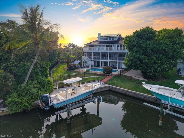 1048 Kings Crown DR, Sanibel, FL 33957