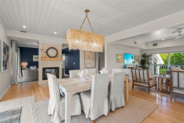 1048 Kings Crown DR, Sanibel, FL 33957