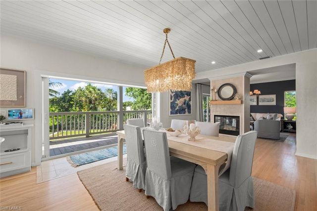 1048 Kings Crown DR, Sanibel, FL 33957