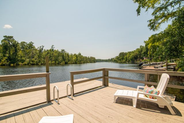 745 Francis Marion Dr., Georgetown, SC 29440