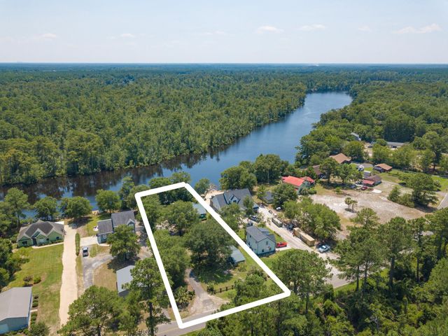745 Francis Marion Dr., Georgetown, SC 29440