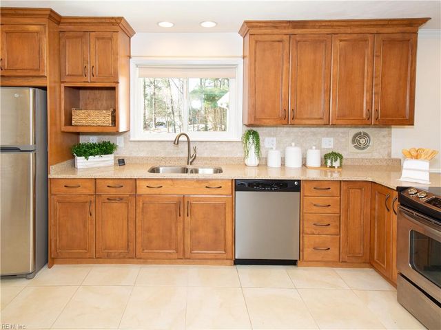 1113 Trantwood AVE, Virginia Beach, VA 23454