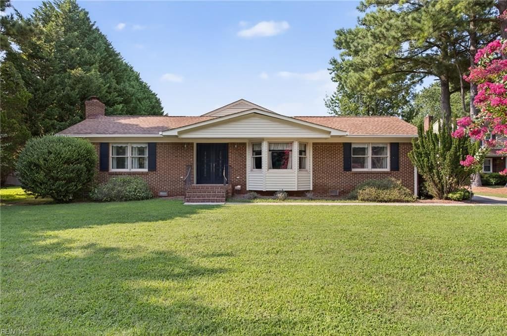 35 River RD, Poquoson, VA 23662