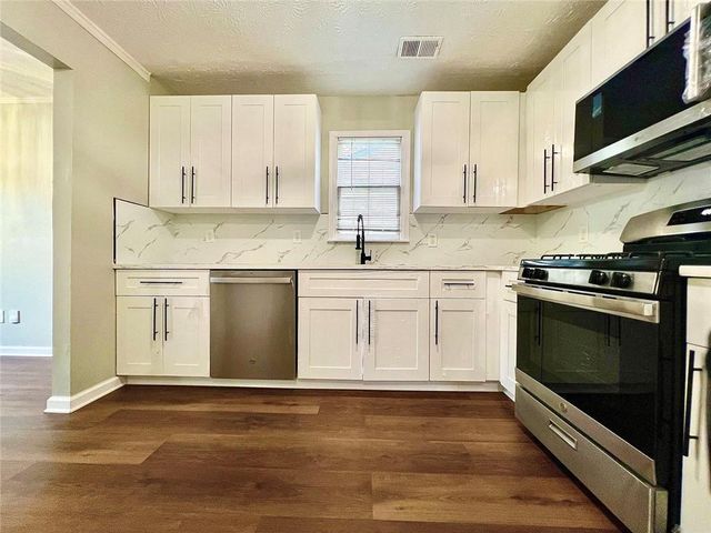 2034 Corners Circle, Lithonia, GA 30058