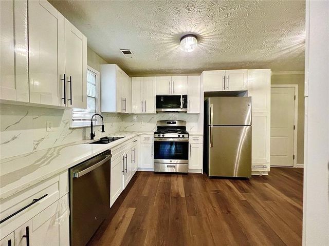 2034 Corners Circle, Lithonia, GA 30058