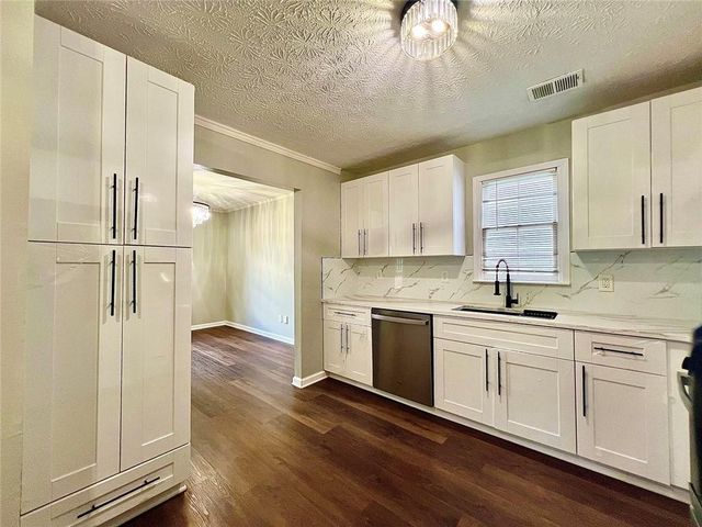 2034 Corners Circle, Lithonia, GA 30058