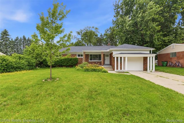 4901 Robert Street, Shelby Charter Township, MI 48316