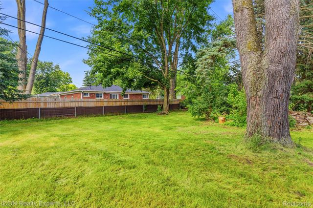 4901 Robert Street, Shelby Charter Township, MI 48316
