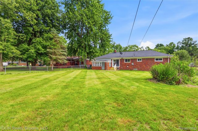 4901 Robert Street, Shelby Charter Township, MI 48316
