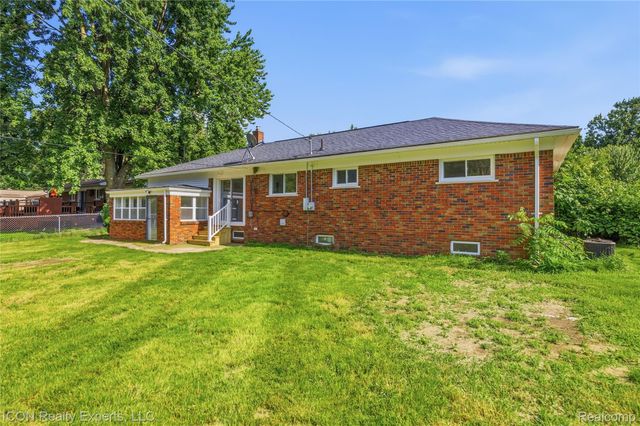 4901 Robert Street, Shelby Charter Township, MI 48316