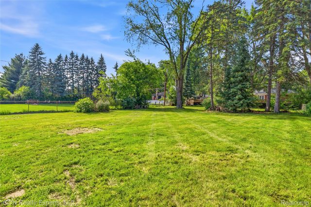 4901 Robert Street, Shelby Charter Township, MI 48316