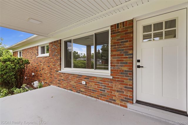 4901 Robert Street, Shelby Charter Township, MI 48316
