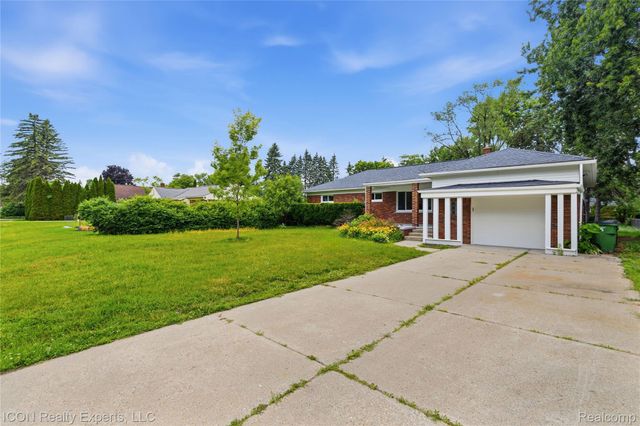 4901 Robert Street, Shelby Charter Township, MI 48316