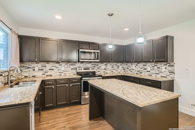 8115 Ashwood Pointe, San Antonio, TX 78254