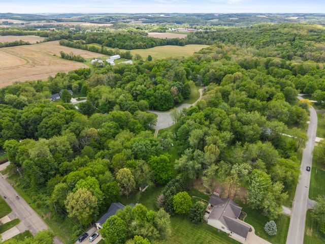 52 Eastway Court, Howard, OH 43028