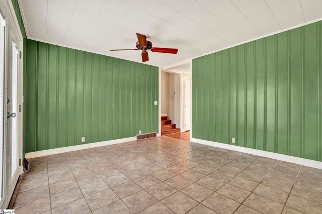 301 Dixon Street, Clinton, SC 29325