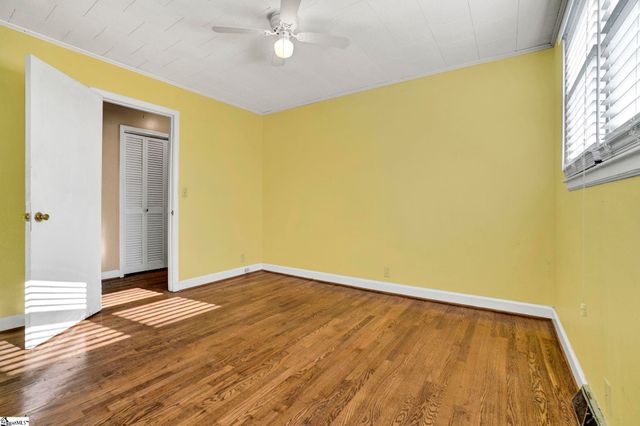 301 Dixon Street, Clinton, SC 29325