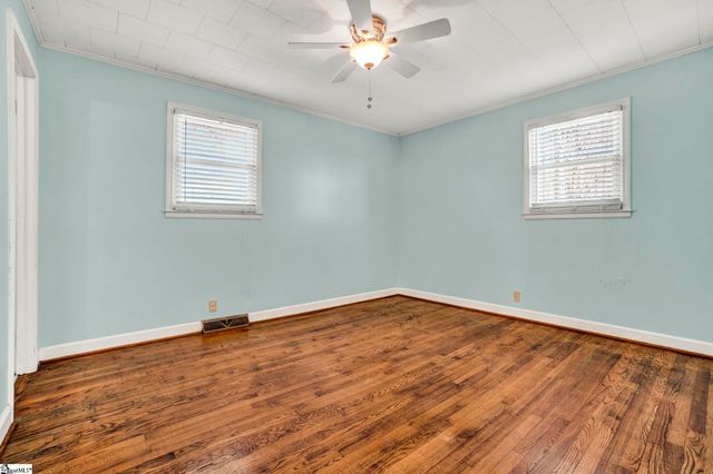 301 Dixon Street, Clinton, SC 29325