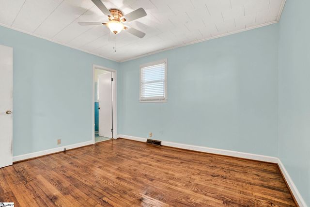 301 Dixon Street, Clinton, SC 29325