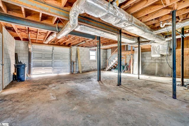 301 Dixon Street, Clinton, SC 29325