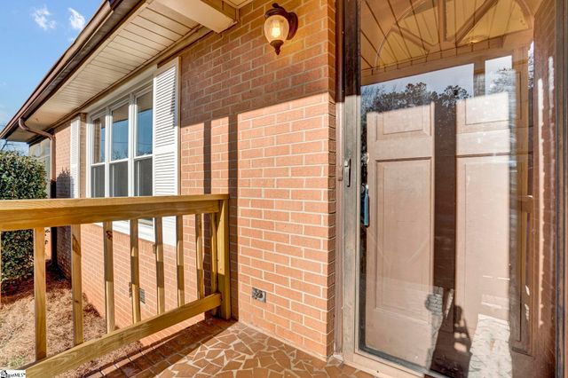 301 Dixon Street, Clinton, SC 29325