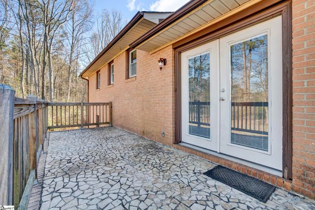 301 Dixon Street, Clinton, SC 29325