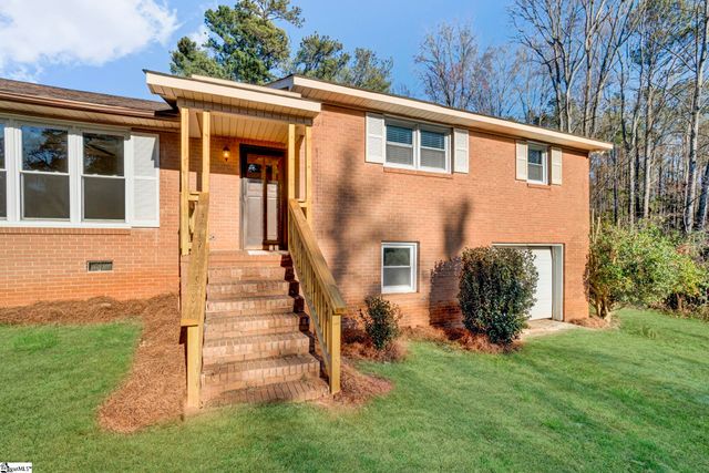 301 Dixon Street, Clinton, SC 29325