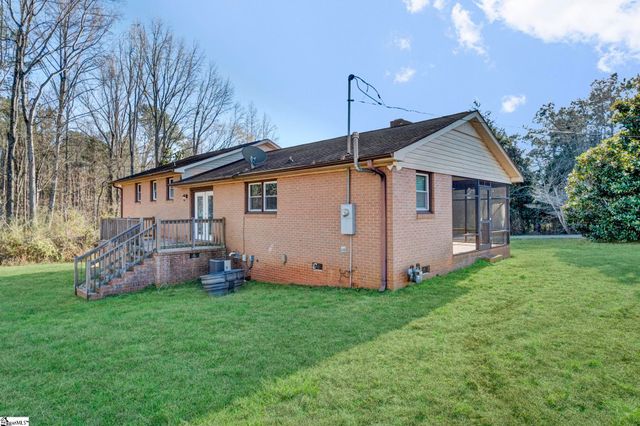 301 Dixon Street, Clinton, SC 29325