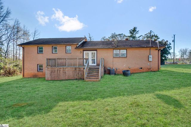 301 Dixon Street, Clinton, SC 29325