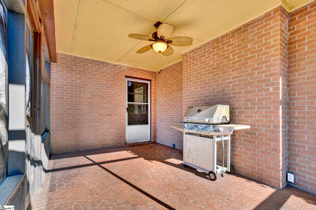 301 Dixon Street, Clinton, SC 29325