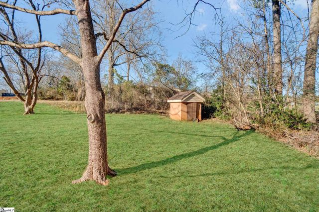 301 Dixon Street, Clinton, SC 29325