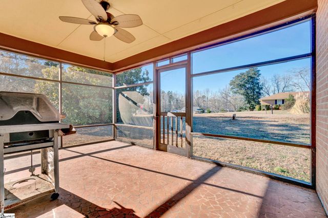 301 Dixon Street, Clinton, SC 29325