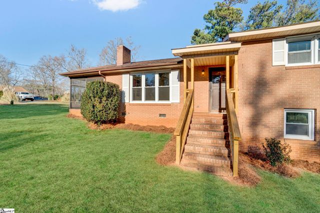 301 Dixon Street, Clinton, SC 29325