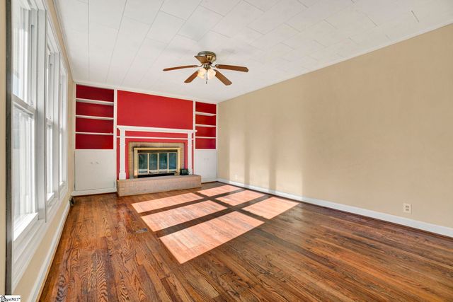 301 Dixon Street, Clinton, SC 29325