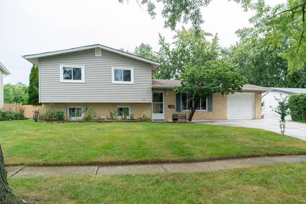 1551 Birch Avenue, Hanover Park, IL 60133