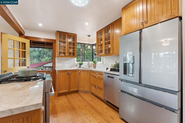 11 Los Conejos, Orinda, CA 94563