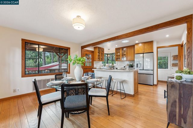 11 Los Conejos, Orinda, CA 94563