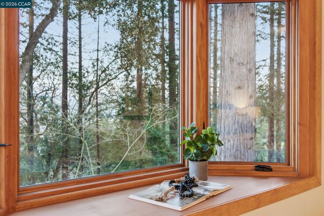 11 Los Conejos, Orinda, CA 94563